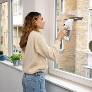 NEW KARCHER WV 1 Plus - Nettoyeur de vitres - Raclette large 250 mm - Autonomie 25 min - Nettoie jusqu'à 70m² (environ 23 vitres) – Image 8